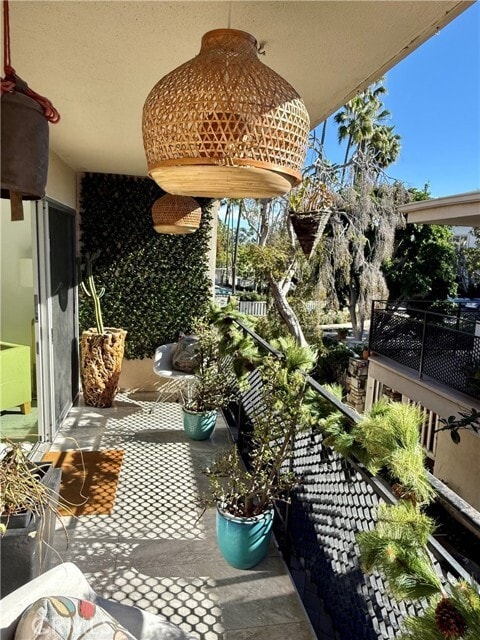 Building Photo - 241 S Barrington Ave