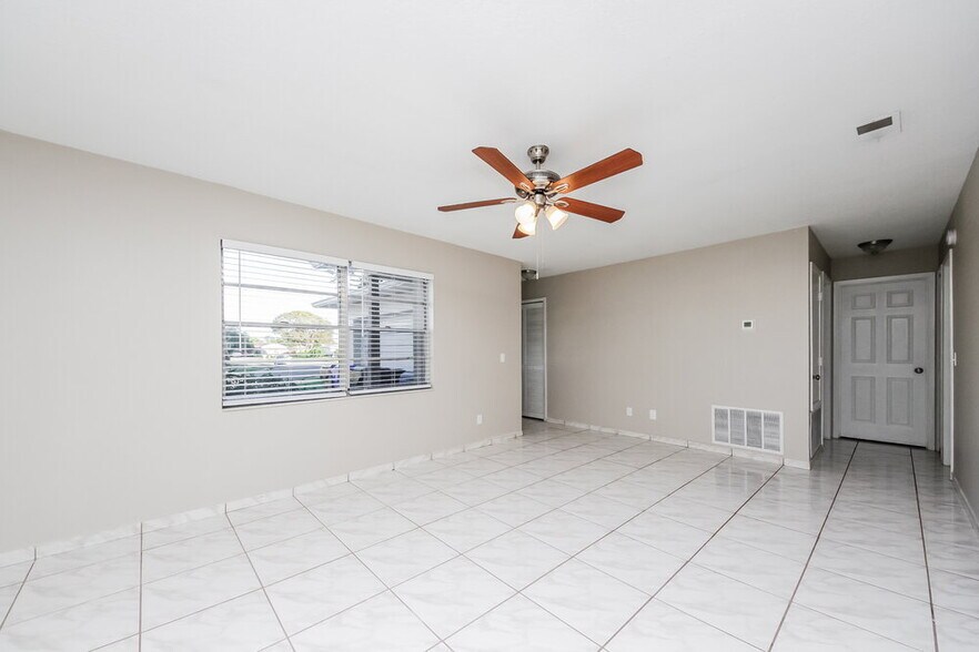 Building Photo - 1410 Orchid Ln