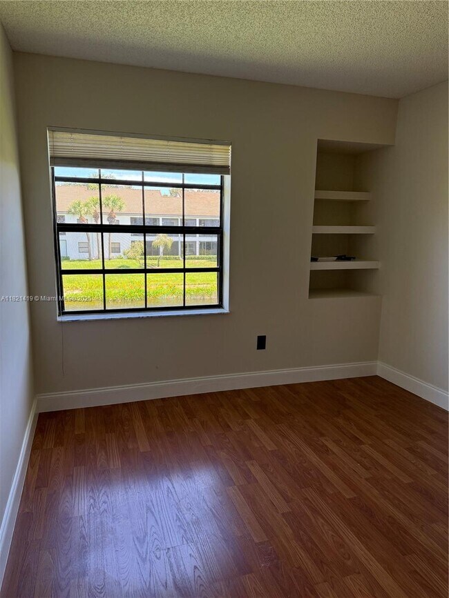 Building Photo - 5283 Europa Dr