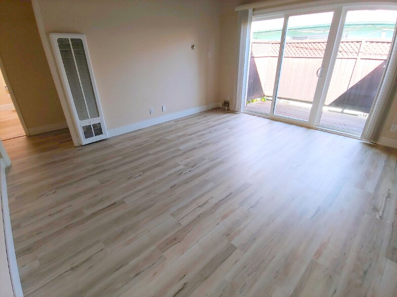 Building Photo - 2933 Carmel St