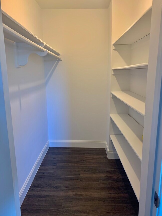 3rd bedroom closet - 3214 Continental Dr