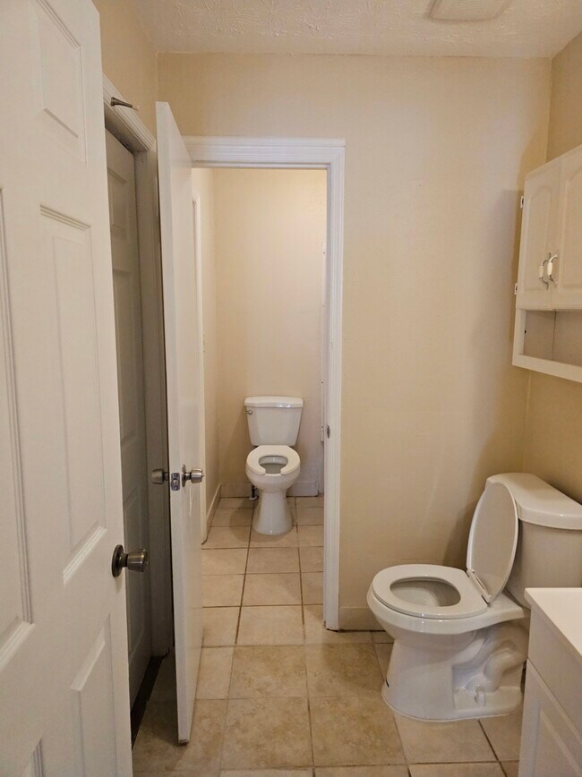 Building Photo - 3126 Caliente Ln