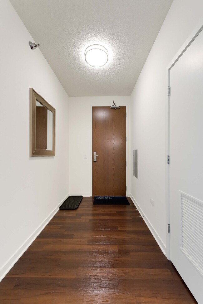 Building Photo - 365 N Halsted St