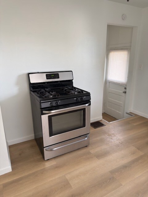 Kitchen 2 - 1134 Goodman Ave