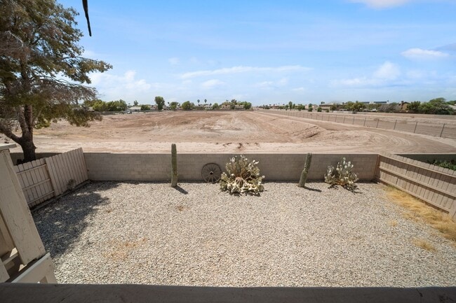 Building Photo - For RENT at Sandalwood Park North