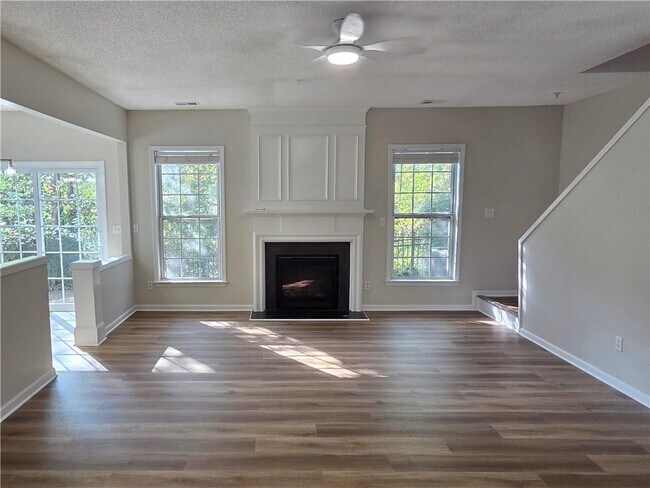 Building Photo - 137 Kenninghall Ct