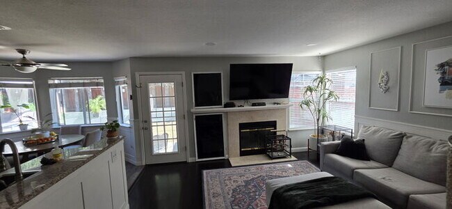 Building Photo - 430 Guinevere Ct