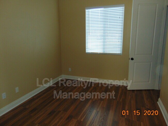 Building Photo - 31189 Western View Dr