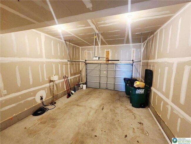 Building Photo - 7699 Clayton Ave