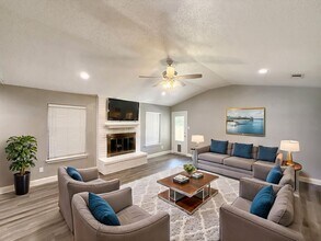 Building Photo - Comfortable 3-Bedroom Home for Lease in Ke...