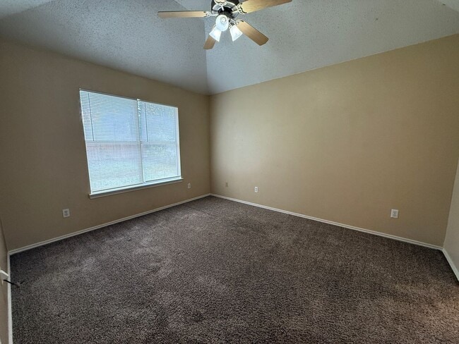 Building Photo - 2409 Pixton Dr