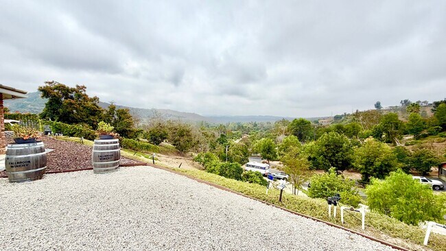 Building Photo - Beautifully Furnished & Appointed, Shorter Term Rental in the Peaceful Gird Valley area of Fallbr...