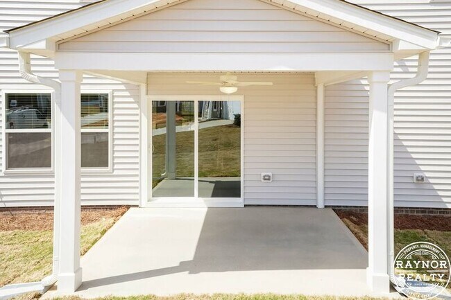 Building Photo - 44 Plantation Dr