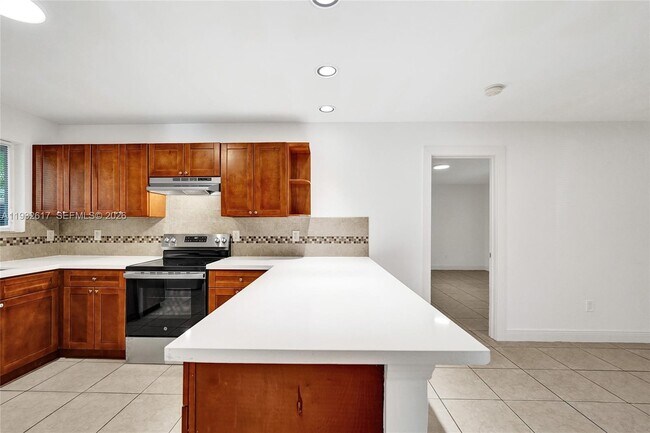 Building Photo - 30 SW 8th St