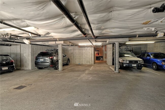 Building Photo - Fremont – Updated 2 Bedroom / 1 Bath Condo...