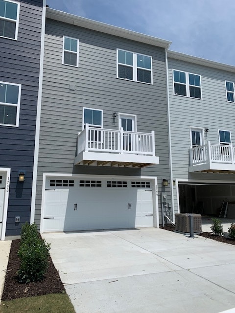 Building Photo - 1746 Defiance Dr