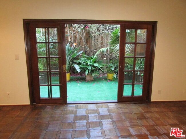 Building Photo - 1850 Midvale Ave