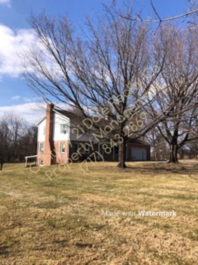 Building Photo - Very Large 3 BR House in North Eastern School District