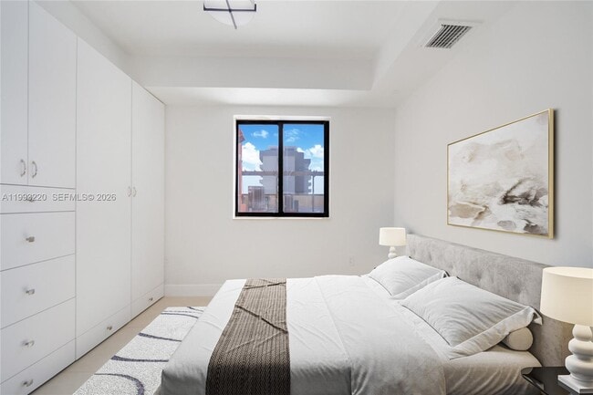 Building Photo - 671 Biltmore Way