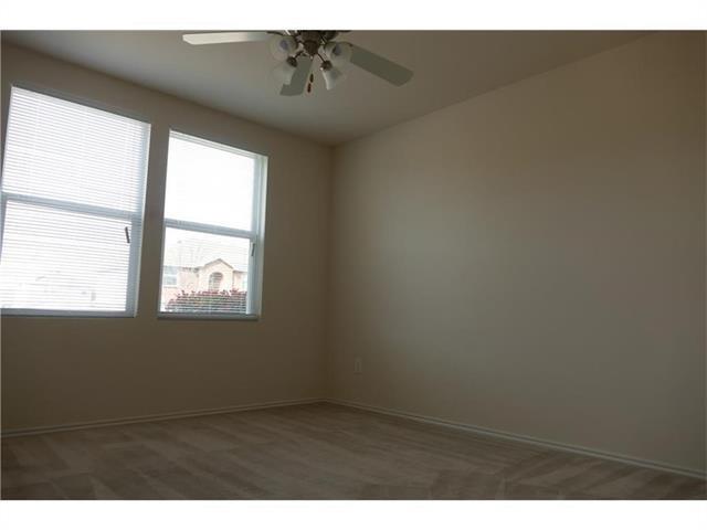 Building Photo - 2814 Lake Vista Dr
