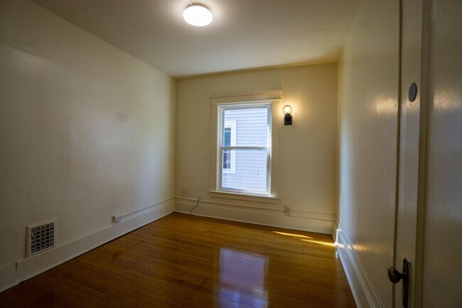 Building Photo - 971 Lancaster Ave