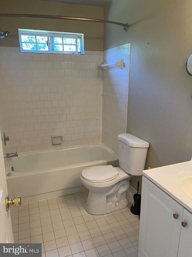 Building Photo - 4228 Pinefield Ct