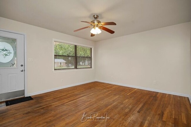 Building Photo - 1511 Woodchuck Ave