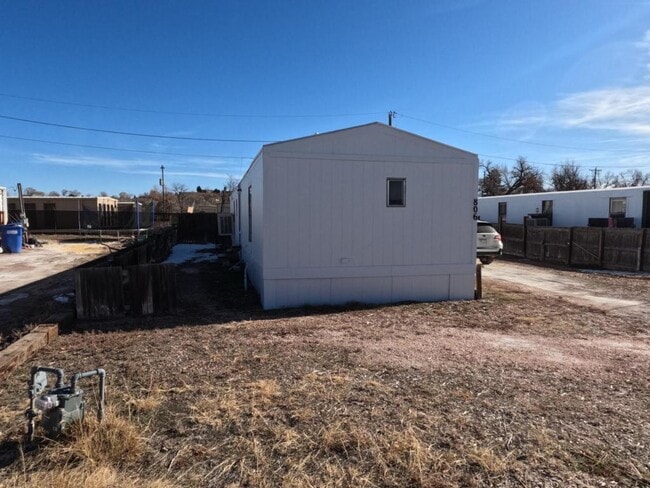 Building Photo - 806 Dawn Ln