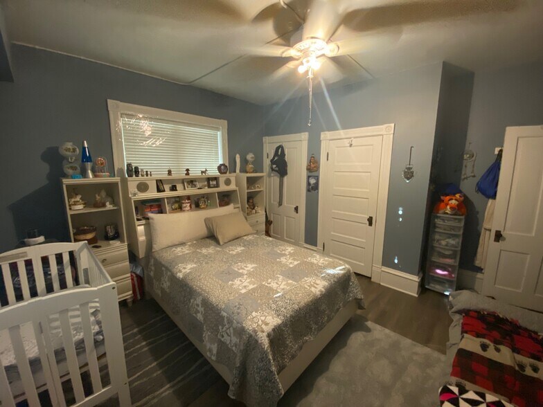 Bedroom 1 - 401 Laurel St W