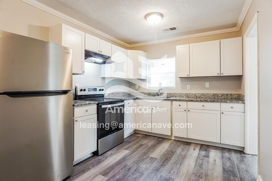 Building Photo - 5804 Avenue O