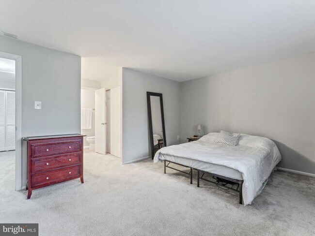 Building Photo - 8956 Skyrock Ct