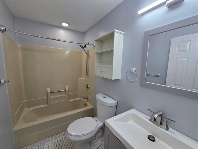 Building Photo - 230 Willard St