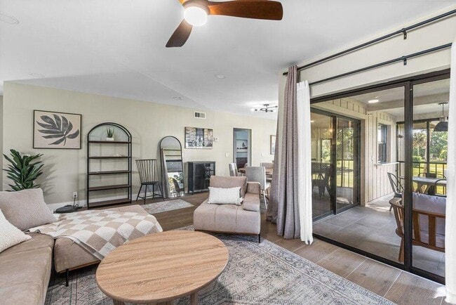 Building Photo - 17138 Waterbend Dr