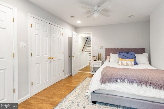 Building Photo - 920 S 16th St