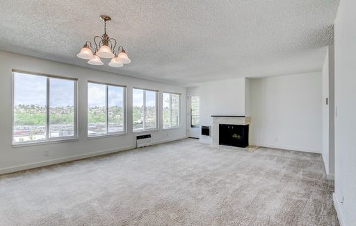 Building Photo - Queen Anne View Condo!!! Open House Saturday June 13th 4:00-5:00