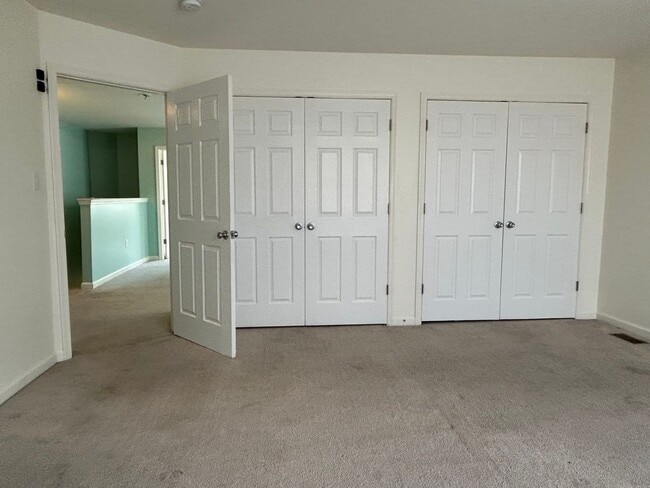 Building Photo - 106 Sirius Dr