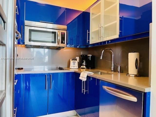 Building Photo - 3101 Bayshore Dr