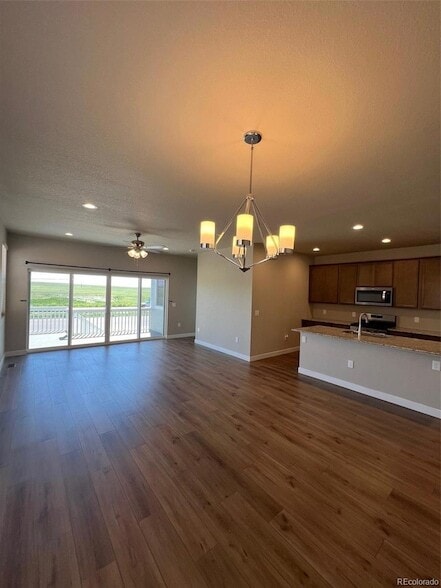 Building Photo - 3987 Wyedale Wy