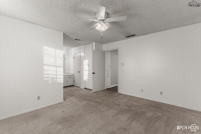 Building Photo - 5639 Johnson Rd