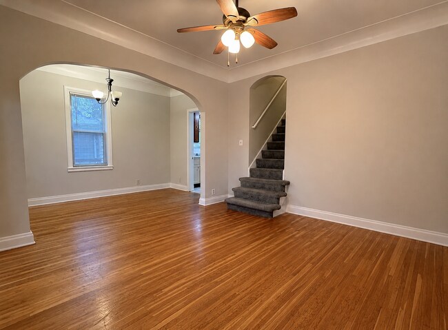 Building Photo - Charming 2BR/2.5 BA Anoka Home Available 8/1! Walk to Downtown