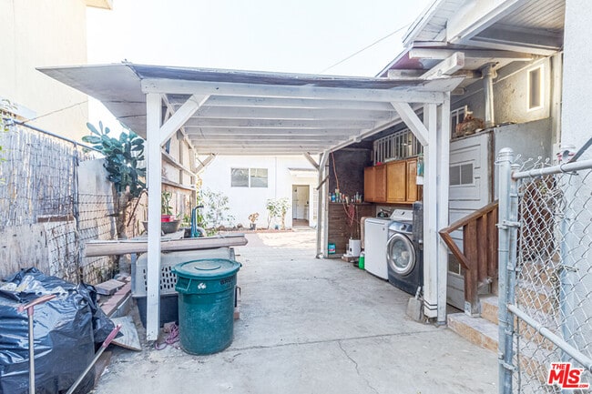 Building Photo - 1207 S Harvard Blvd