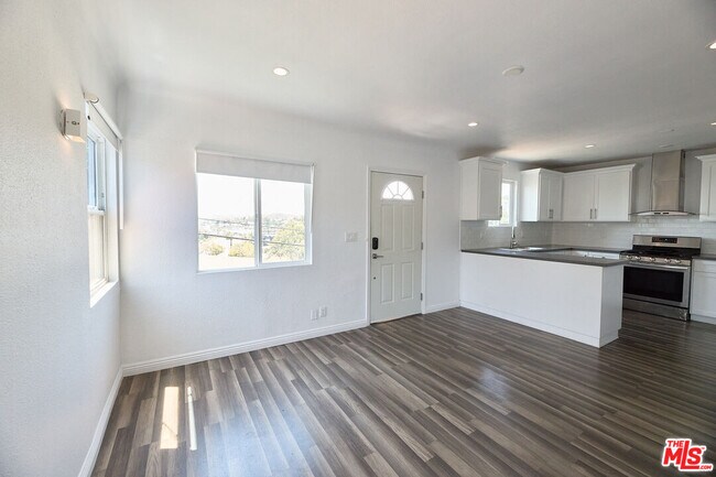 Building Photo - 1416 Helen Dr