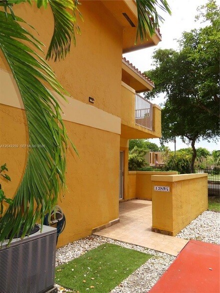 Building Photo - 13894 SW 65th Terrace