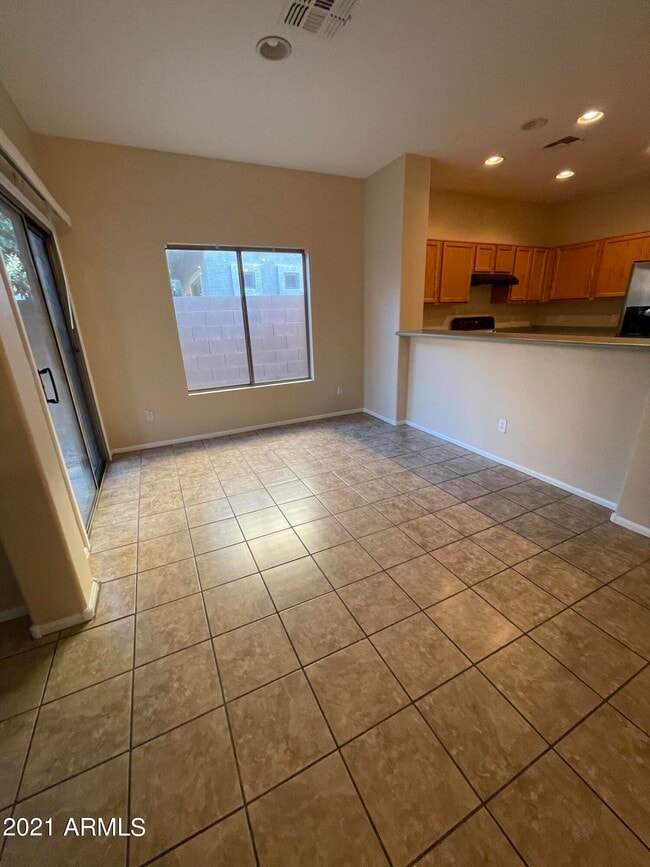 Building Photo - 2560 W Preserve Way