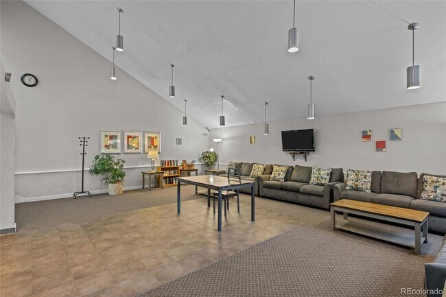 Building Photo - Metro Denver Condo with all the amenities