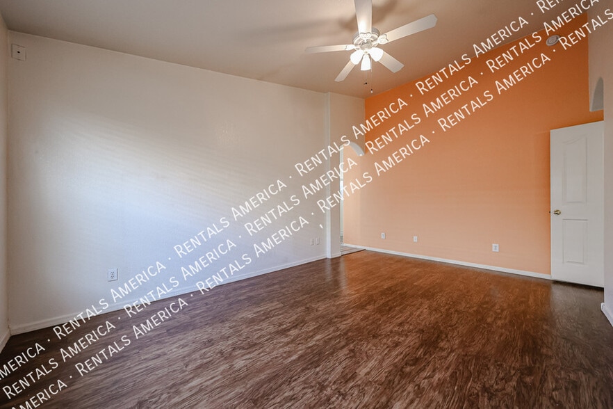 Building Photo - 3884 E Douglas Loop