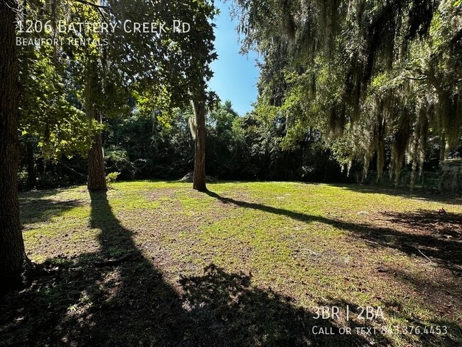 Building Photo - 1206 Battery Creek Rd
