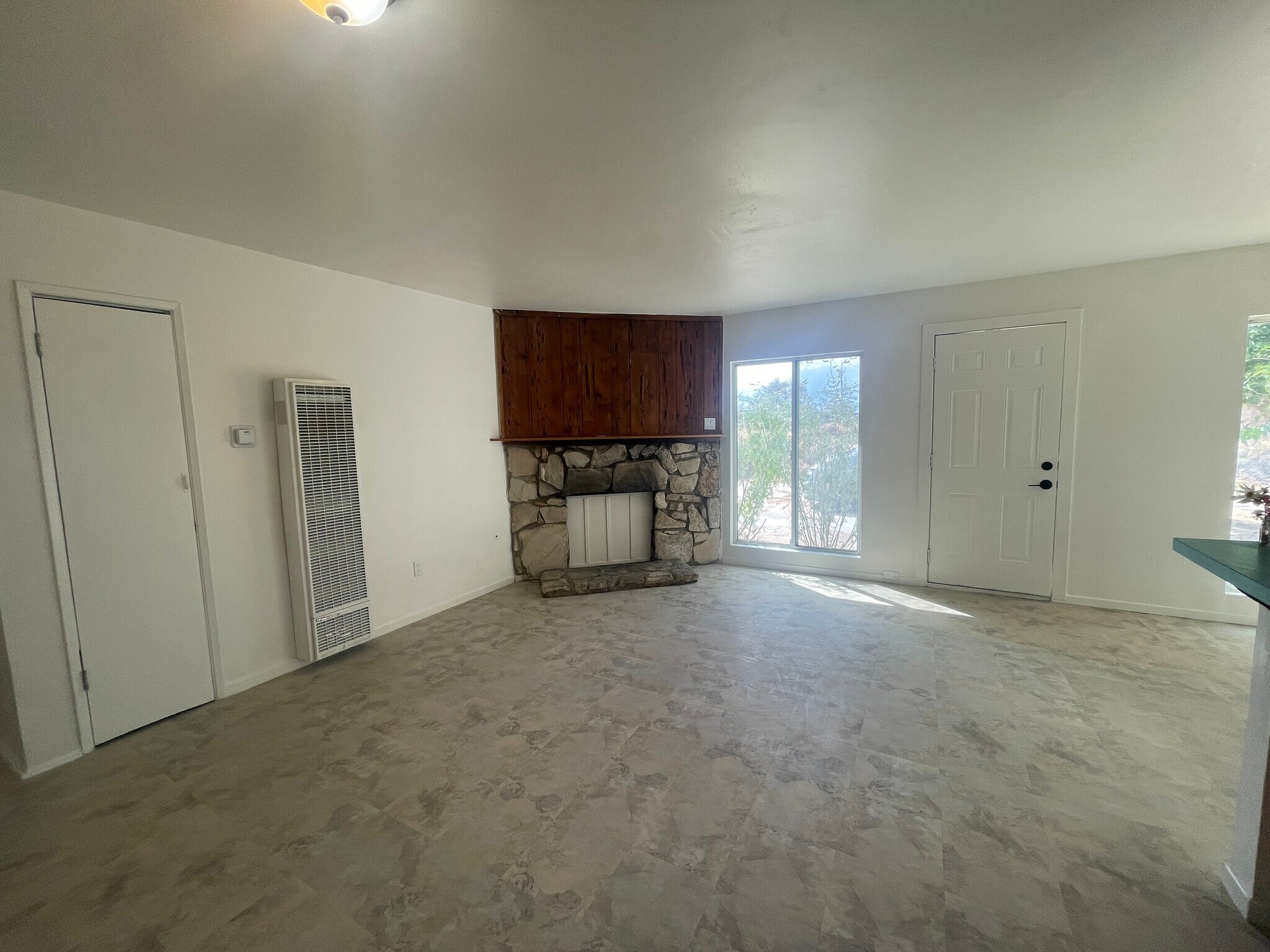 13429-4 Liv 2 - 13429 Davenport St