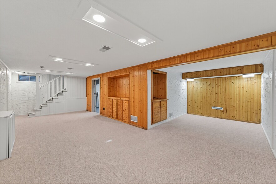 Building Photo - 1205 8th Ave S