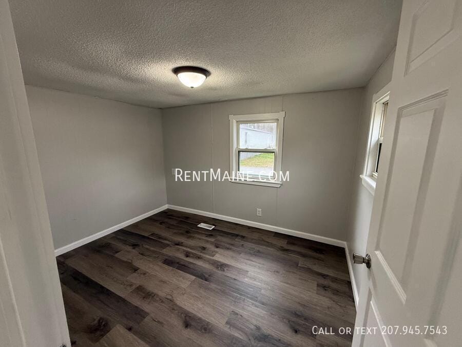 Building Photo - 799 Stillwater Ave